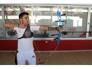 Kahramanmaraşlı Yusuf okçulukta Türkiye üçüncüsü oldu
