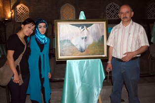 Ressam imam, tarihi medresede sergi açtı