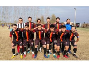 Salihli Emirspor şampiyonluğunu ilan etti