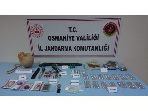 Osmaniye’de patlayıcı ve uyuşturucu operasyonu