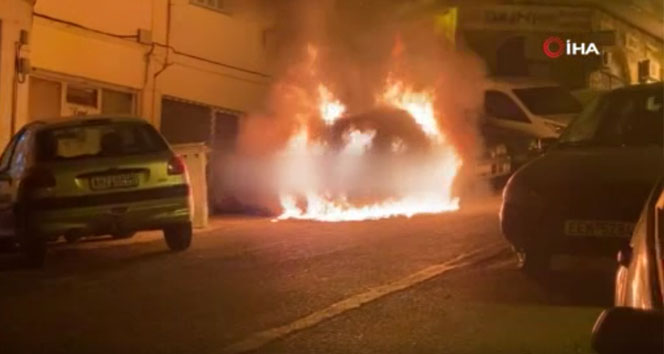 Selanik'te Türk diplomatın aracı kundaklandı