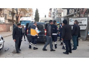 Otomobil ile hafif ticari araç çarpıştı: 4 yaralı