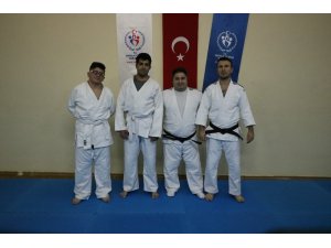İşitme engelli judocular engel tanımıyor