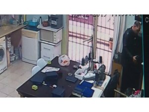 Hırsız cüzdanı alamayınca montu da götürdü