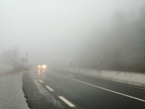 Bolu Dağı'nda sağanak ve sis etkili oluyor