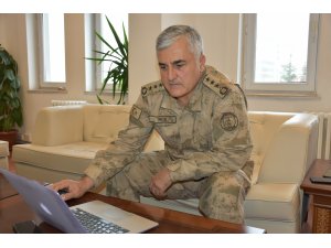 Malatya İl Jandarma Komutanı İnce, AA'nın "Yılın Fotoğrafları" oylamasına katıldı