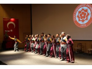 CÜ'de folklor gecesi