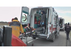 Kontrolden çıkan otomobil şarampole yuvarlandı: 4 yaralı