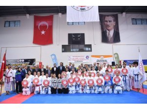 Kartepe’de karate şampiyonları belli oldu