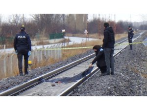 Tren raylarında parçalanmış kadın cesedi bulundu