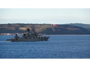 Rus askeri gemisi Çanakkale Boğazı'ndan geçti