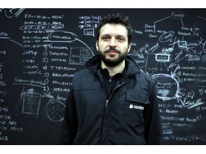 Reeder yeni akıllı cep telefonu "P13 Blue"yu piyasaya sundu