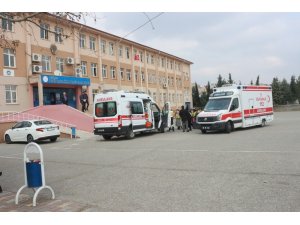 Öğrenciler yemekten zehirlendi