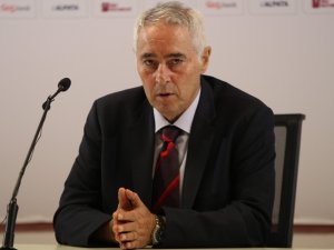 Coşkun Demirbakan: “Geride enkaz değil iyi bir takım bıraktık”