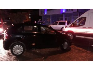 Otomobil ile motosiklet çarpıştı: 1 yaralı