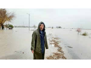 Sel suları Kadirli-Adana karayolunu ulaşıma kapattı