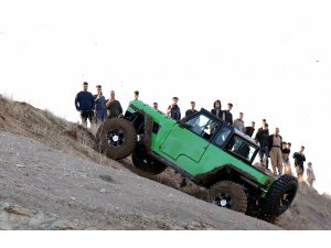 Irak'ta off-road tutkunu gençler nefes kesiyor