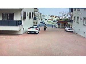 Şiddetli rüzgar yaşlı kadını savurup yere düşürdü