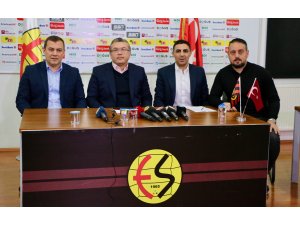 Eskişehirspor'da teknik direktörlüğe Mustafa Özer getirildi
