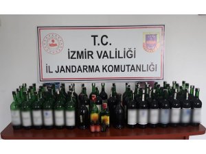 İzmir’in turistik mahallesinde kaçak içki operasyonu