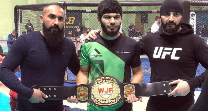 Şamil Kadirov Gürcistan'dan “altın kemer” ile döndü