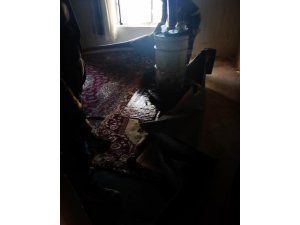 Başkale’de ev yangını