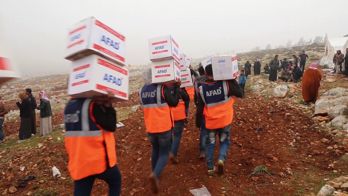 AFAD, İdlib'de insani yardımlara devam ediyor