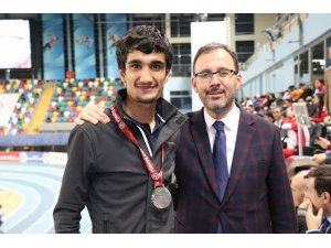 Vanlı atlet Türkiye ikincisi oldu