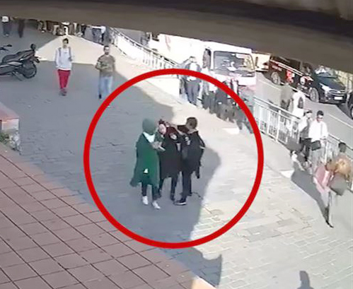 Başörtülü kızlara saldıran kadınının tutukluluk hali devam edecek