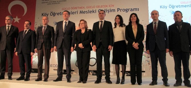 Milli Eğitim Bakanı Selçuk: “Öğretmenimin gülümsemesi çocuklarımın gülümsemesi anlamına geliyor”