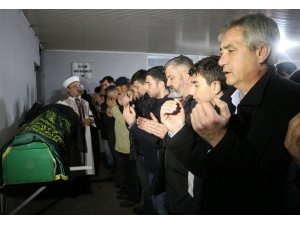 Zonguldak'ta ruhsatsız maden ocağındaki patlamada ölen iki madencinin cenazeleri defnedildi