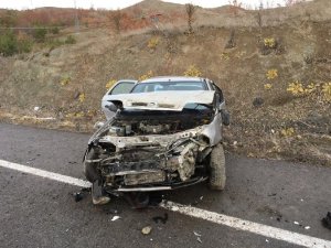 Tekerleği patlayan araç takla attı: 5 yaralı