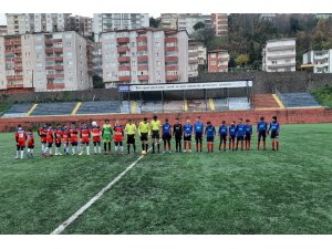 İmam Hatip Ortaokulu Bahçeşehir Kolejini 4-3 ile eledi