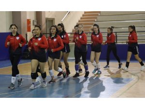 Pamukkale Belediyesi voleybol takımında hedef üst lig