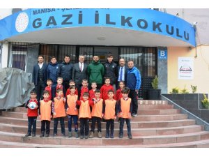 Yunusemre Gazi İlkokulu’nda genç yetenekler belirlendi