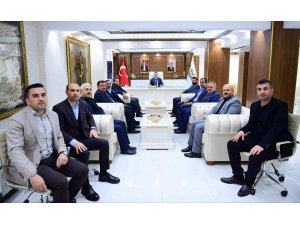 Yeşilyurt Belediyespor yönetimi Başkan Çınar ile bir araya geldi