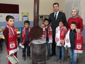 Müdürden öğrencilere maç sözü