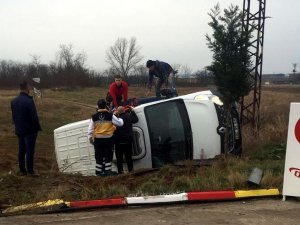 Tekirdağ’da hafif ticari araç tarlaya savruldu: 1 yaralı