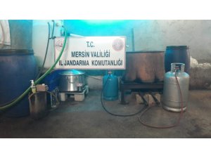 Tarsus’ta 540 litre kaçak içki ele geçirildi