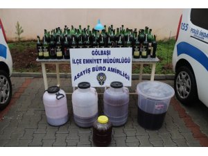Ahırda kaçak içki operasyonu