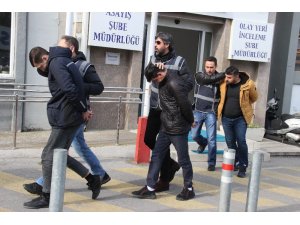 Kuyumcuyu soyup 2 kişiyi yaralayan zanlılar adliyede