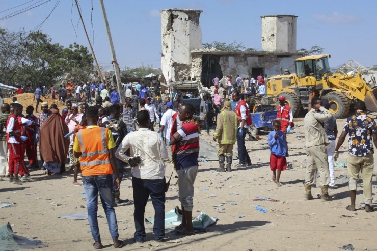 Somali’nin başkenti Mogadişu’da bomba yüklü araçla düzenlenen saldırıda ölü sayısı 80’e yükseldi.