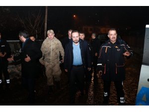 Milletvekili Ağar ve Başkan Şerifoğulları, deprem bölgesinde inceleme de bulundu