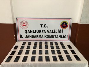 Piyasa değeri 130 bin lira olan kaçak cep telefon ele geçirildi