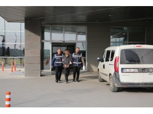 İnternette ’teknik servisim’ yazdı, onlarca kişiyi dolandırdı