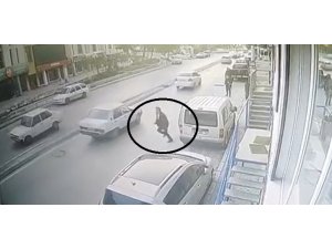 Bankadan çıkan adamın aracından çantayı böyle çaldı