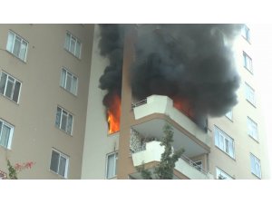 Mersin’de apartmanda yangın paniği