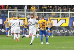 Süper Lig: MKE Ankaragücü: 0 - Denizlispor: 2 (İlk yarı)