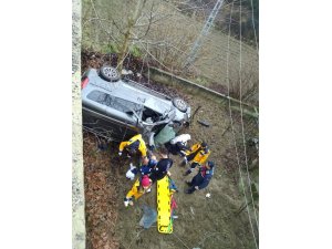 Yoldan çıkan otomobil evin bahçesine uçtu: 1 ölü, 2 yaralı