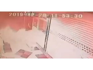 İzmir’de facianın eşiğinden dönülen patlama kamerada